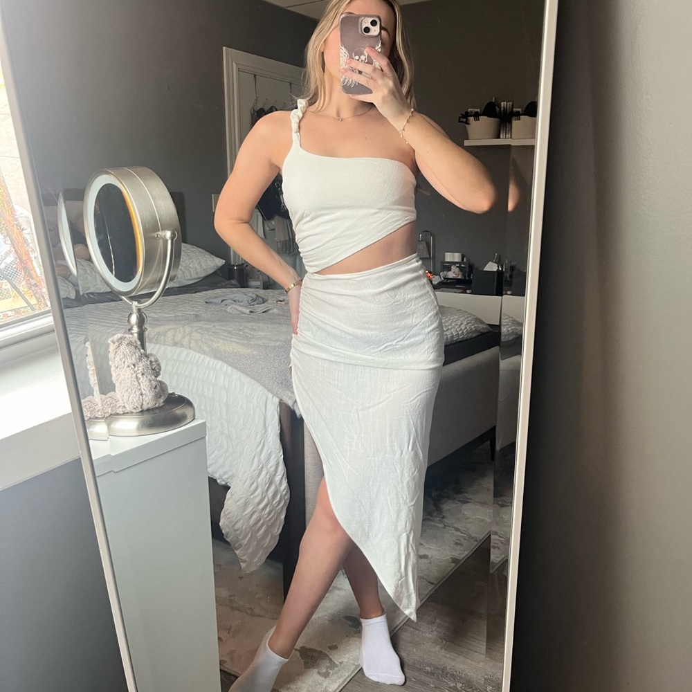 Just BEE Queen Olive Dress Off White